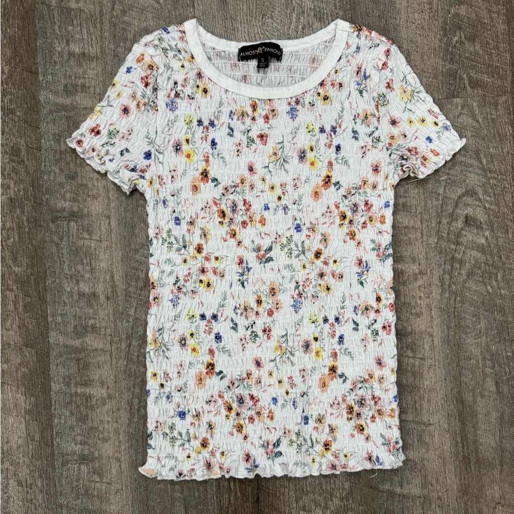 NWOT Stretchy White Floral Top Cottagecore Sz S